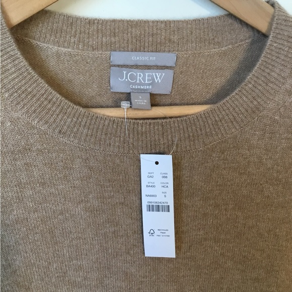 J. Crew Classic Fit Crew Neck Cashmere Sweater NWT - Picture 4 of 6